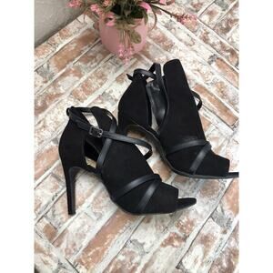 Christian Siriano Sexy Strappy Open Toe Ankle Boot Heels Sz 8.5 Pointy Heel 4"
